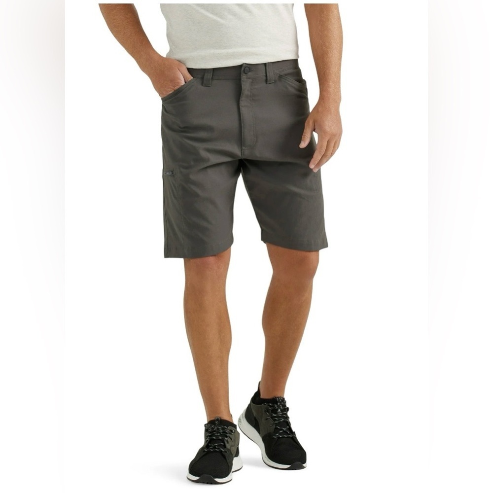Wrangler® Men's and Big Men's Outdoor Performance Zip Cargo Short with UPF 50+